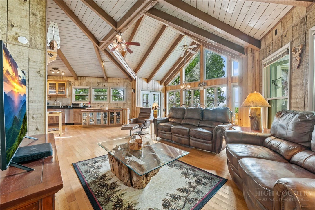 Image number 12 for the current listing