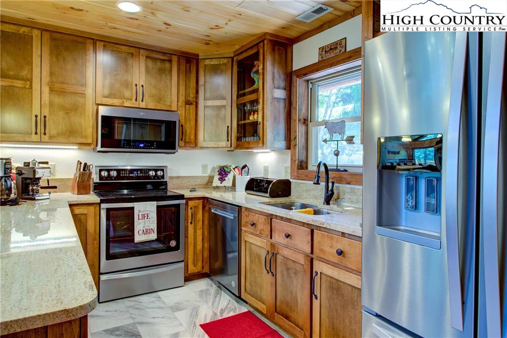 Image number 11 for the current listing