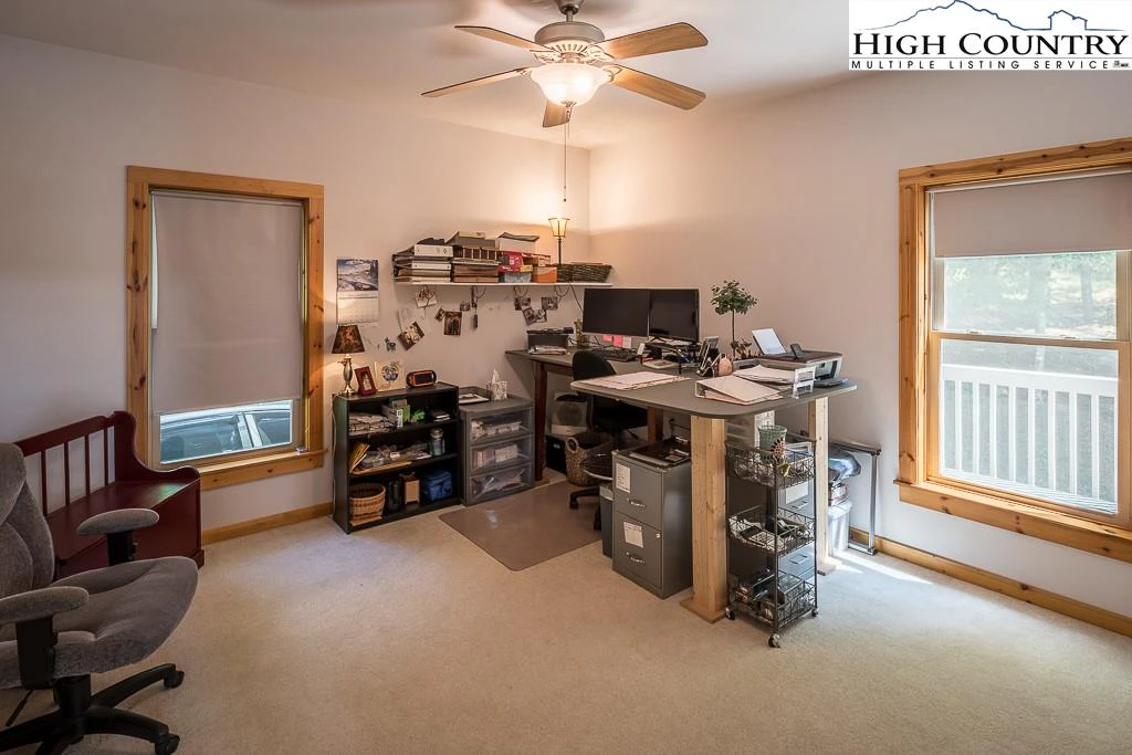 Image number 3 for the current listing