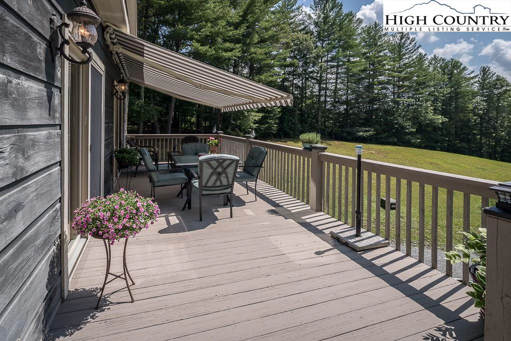 Image number 21 for the current listing