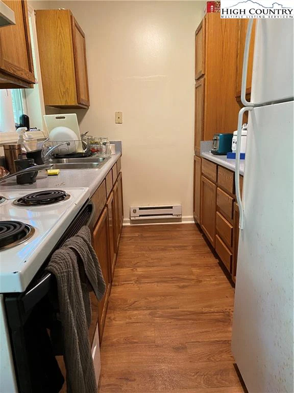 Image number 4 for the current listing
