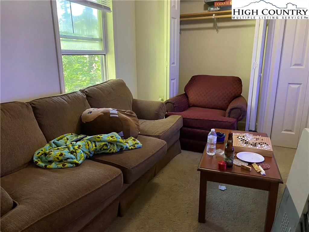 Image number 5 for the current listing