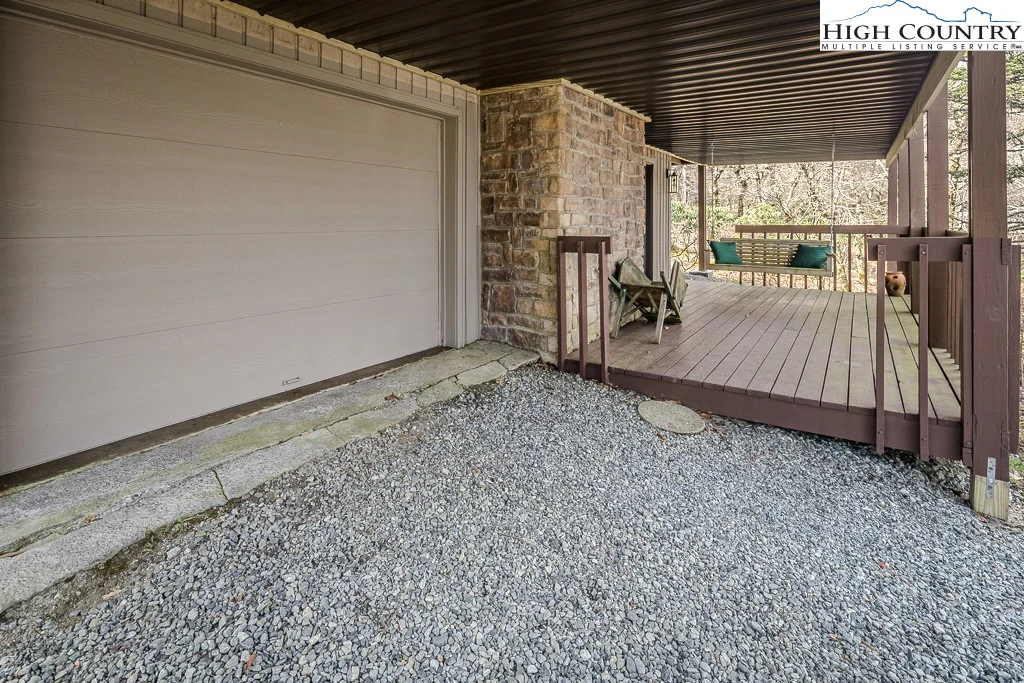 Image number 15 for the current listing