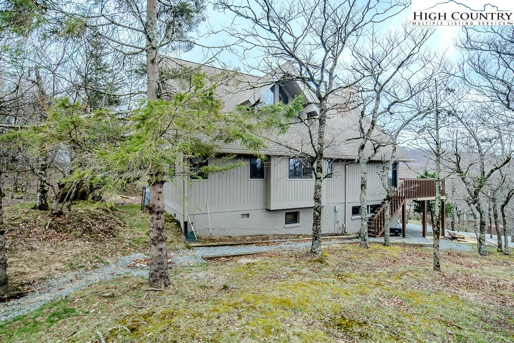 Image number 16 for the current listing