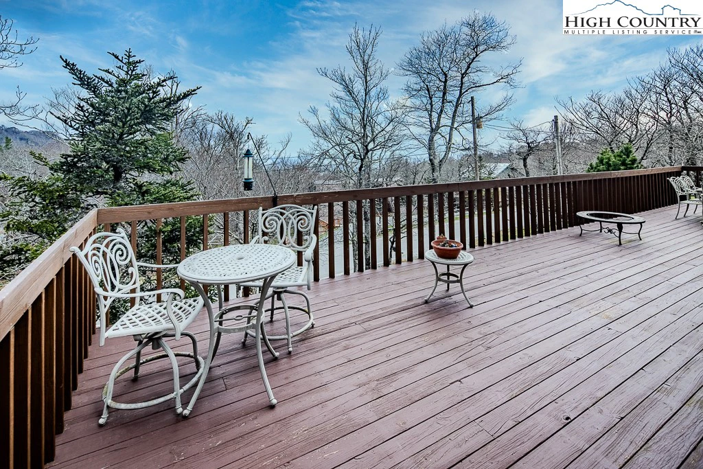 Image number 3 for the current listing