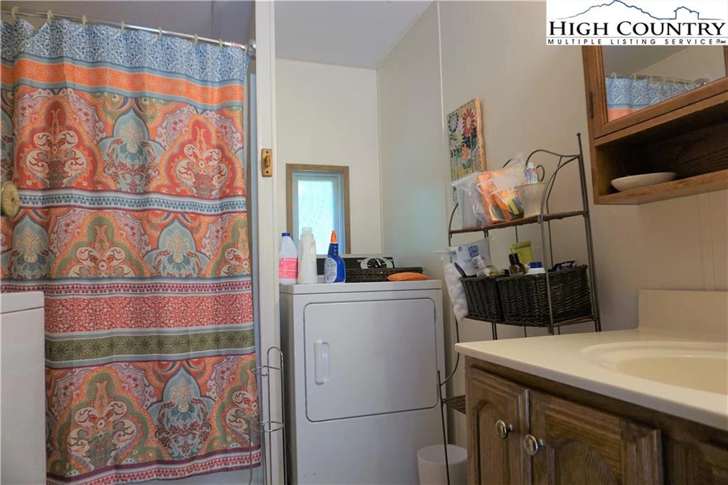 Image number 2 for the current listing