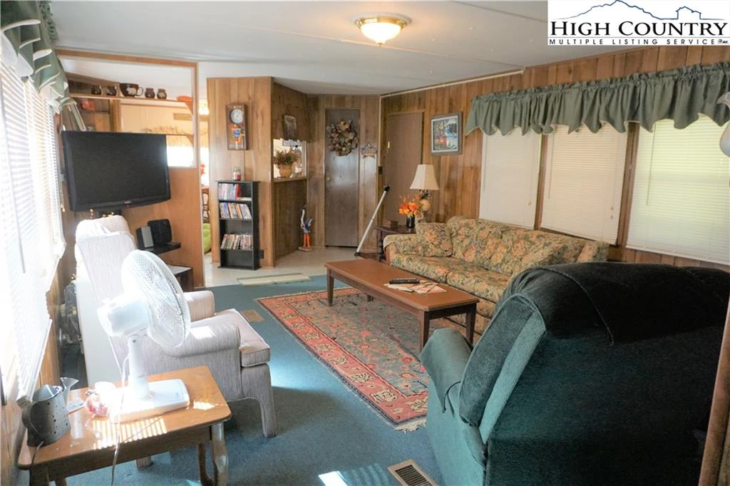 Image number 18 for the current listing
