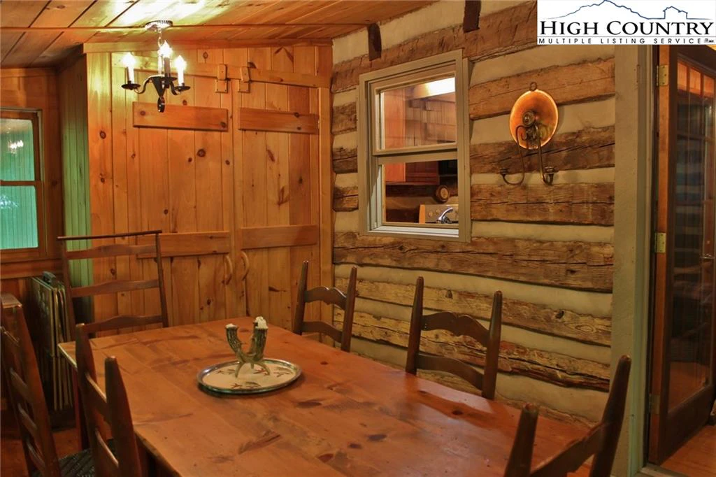 Image number 14 for the current listing
