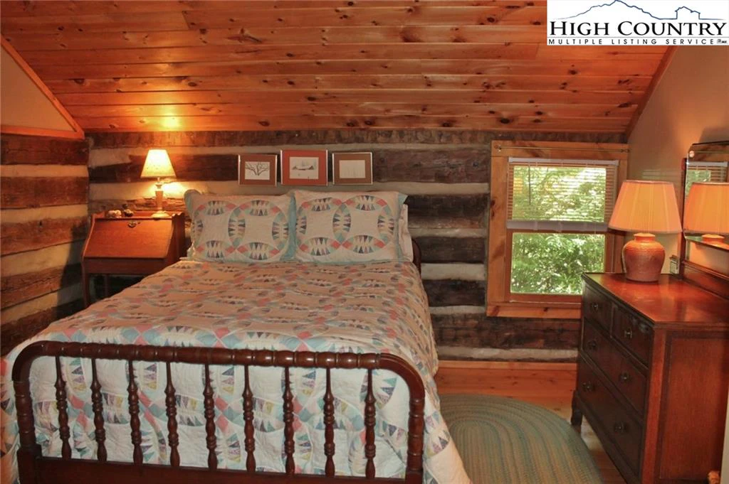 Image number 8 for the current listing