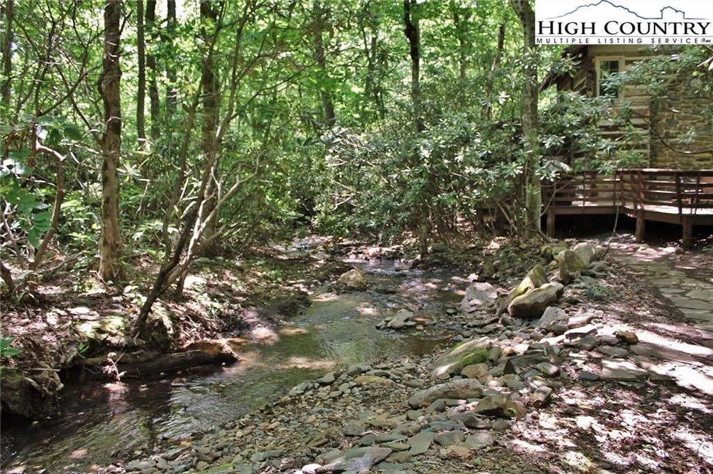 Image number 4 for the current listing