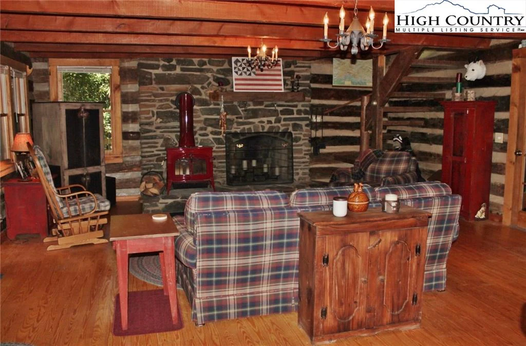 Image number 20 for the current listing
