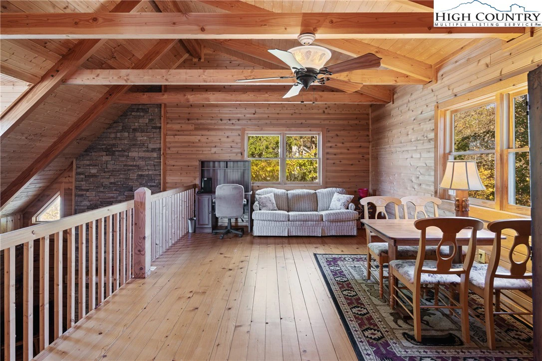Image number 10 for the current listing