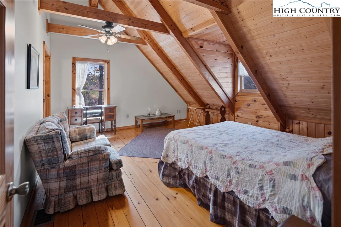 Image number 3 for the current listing