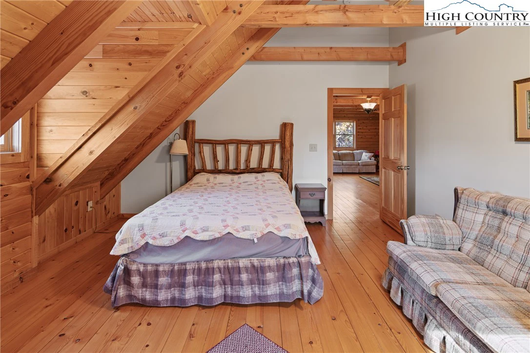 Image number 6 for the current listing