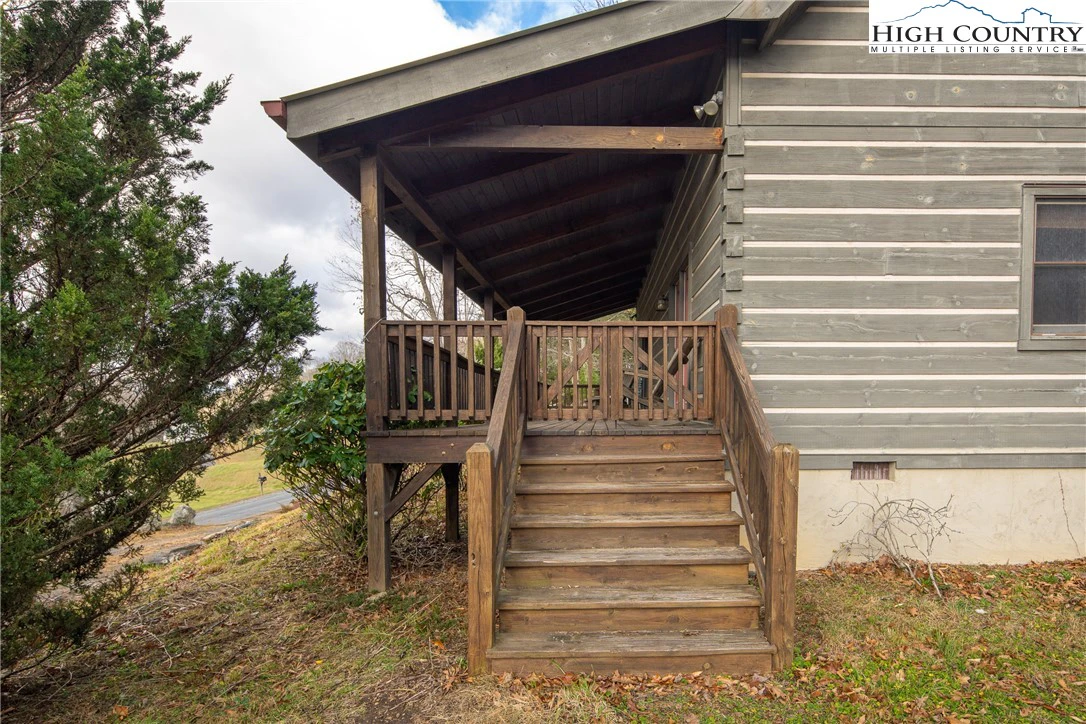 Image number 12 for the current listing