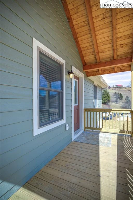 Image number 18 for the current listing