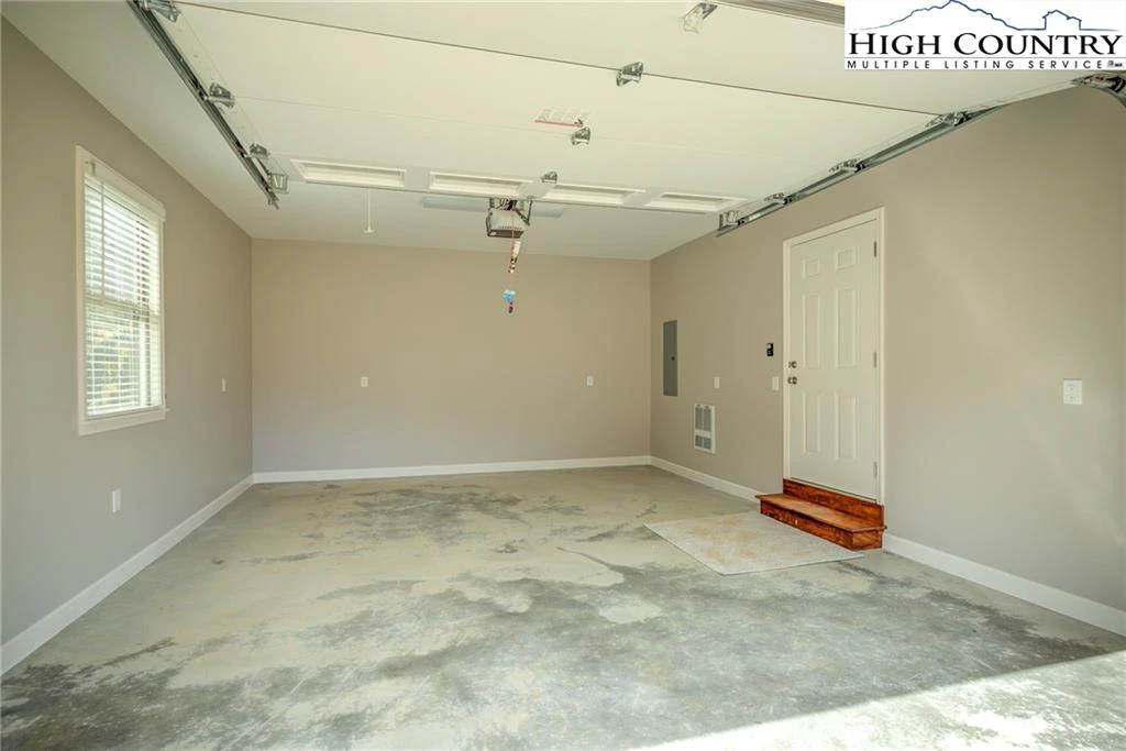 Image number 7 for the current listing