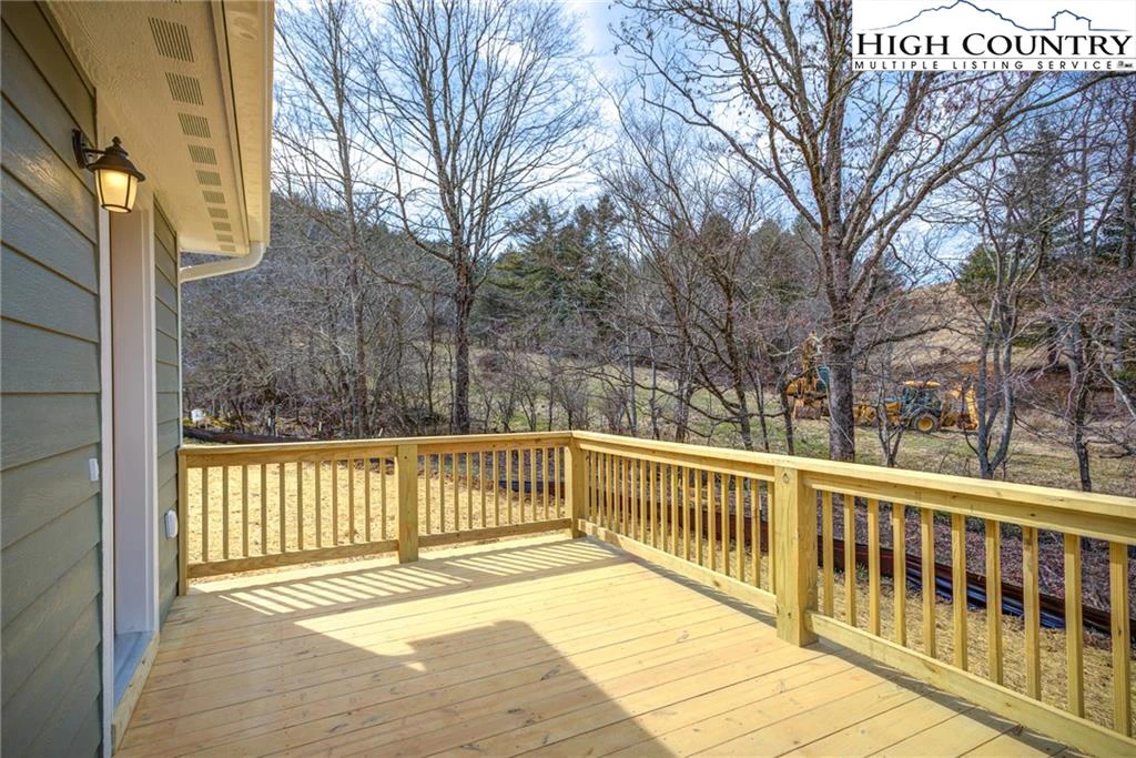 Image number 20 for the current listing