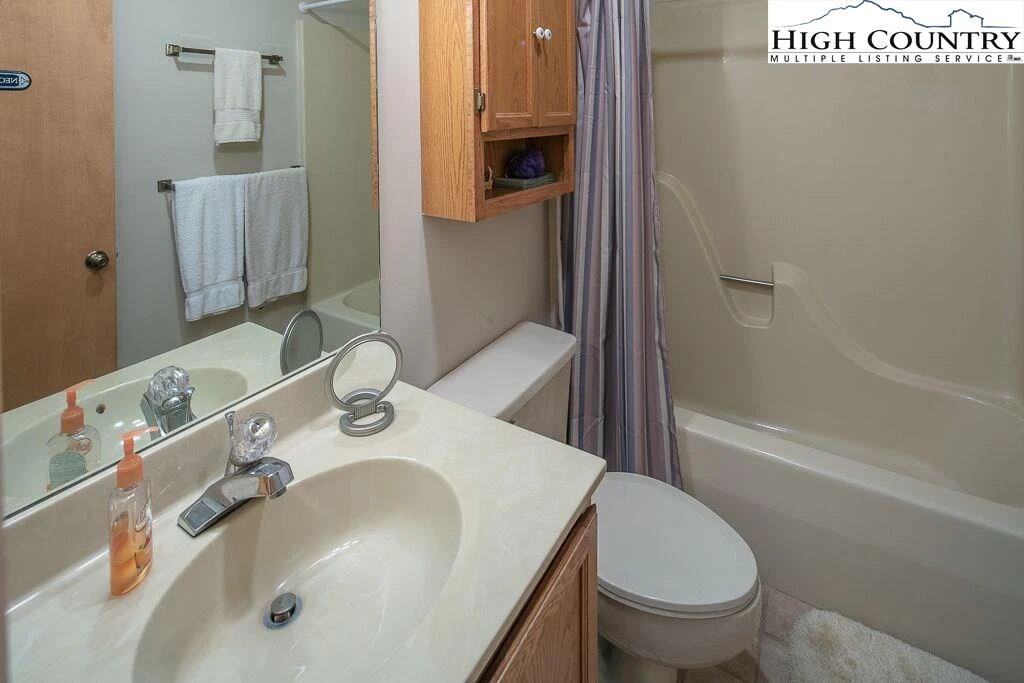 Image number 6 for the current listing