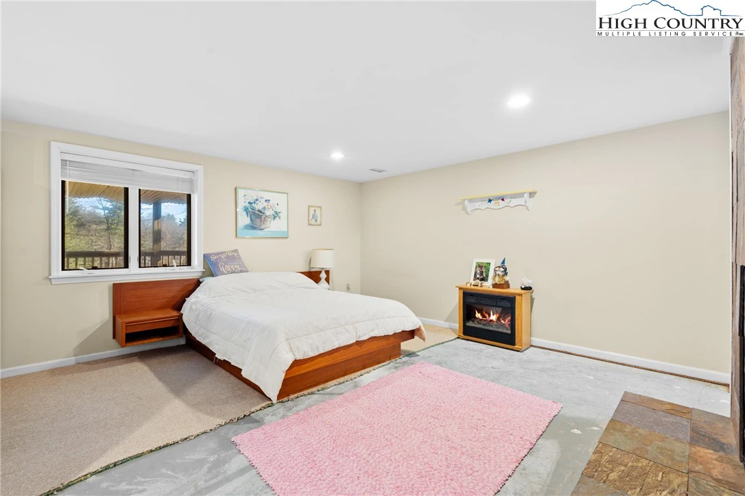 Image number 7 for the current listing
