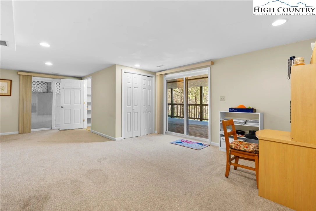 Image number 10 for the current listing