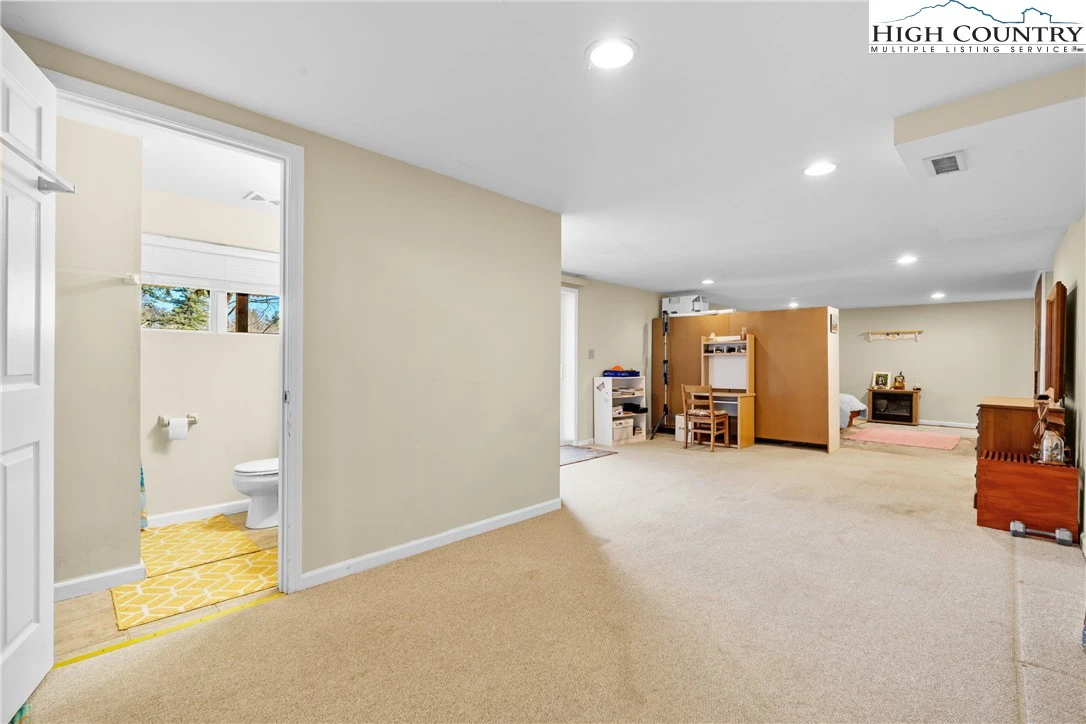 Image number 12 for the current listing