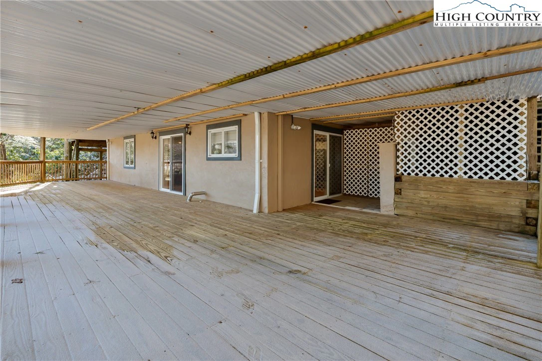 Image number 21 for the current listing