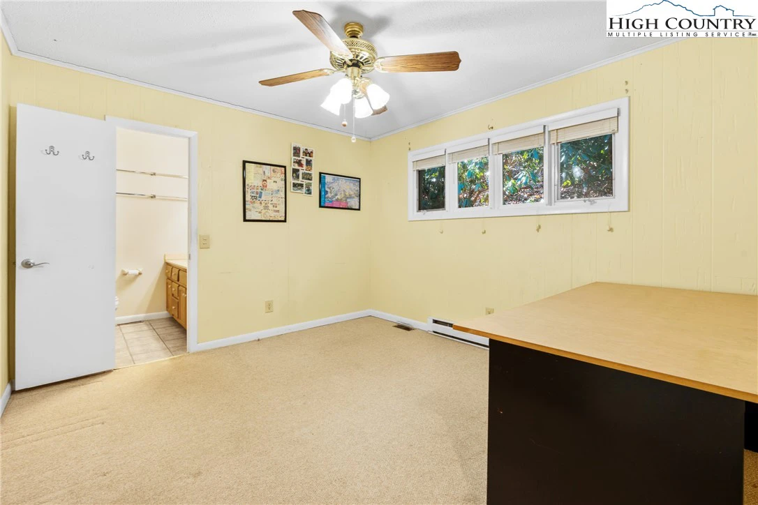 Image number 3 for the current listing