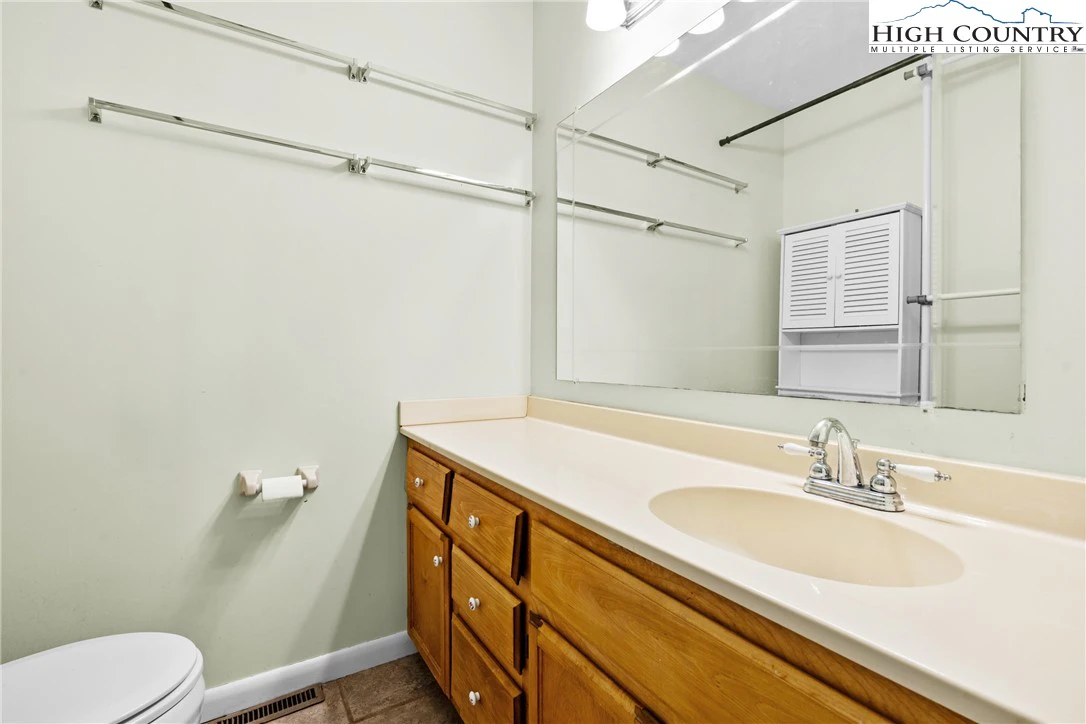Image number 6 for the current listing