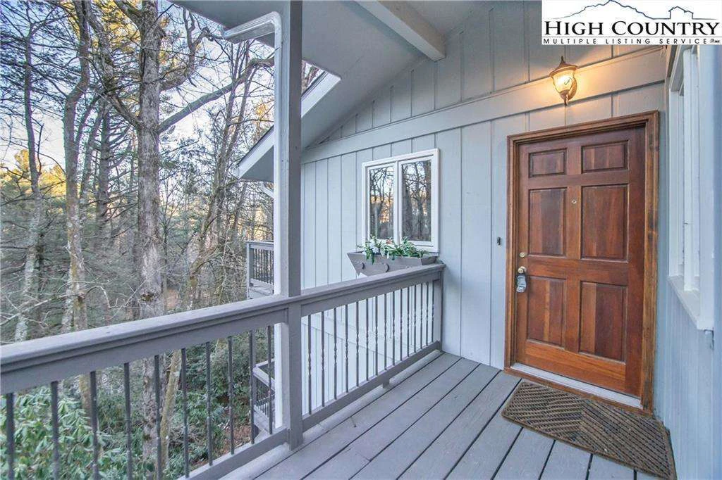 Image number 21 for the current listing