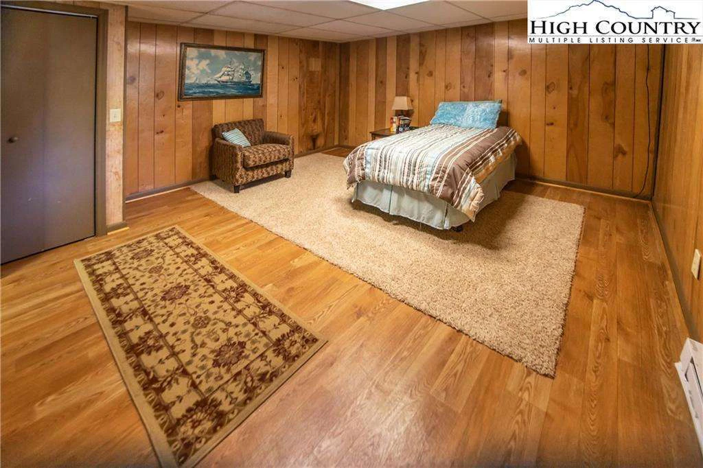 Image number 5 for the current listing