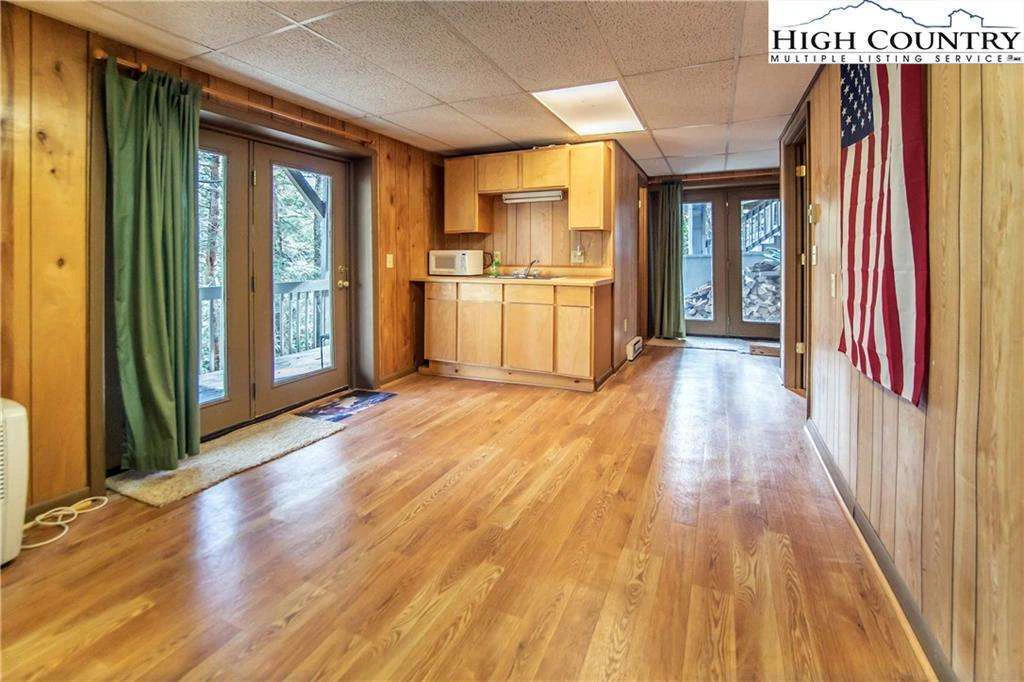 Image number 7 for the current listing