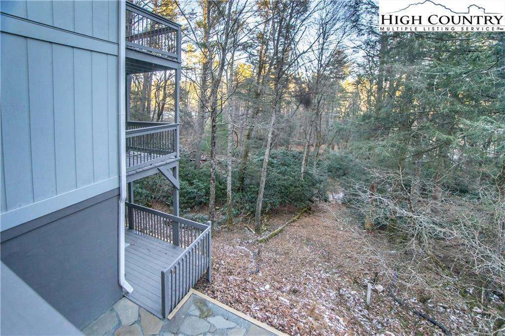 Image number 17 for the current listing