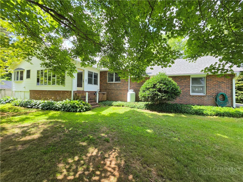 Image number 3 for the current listing