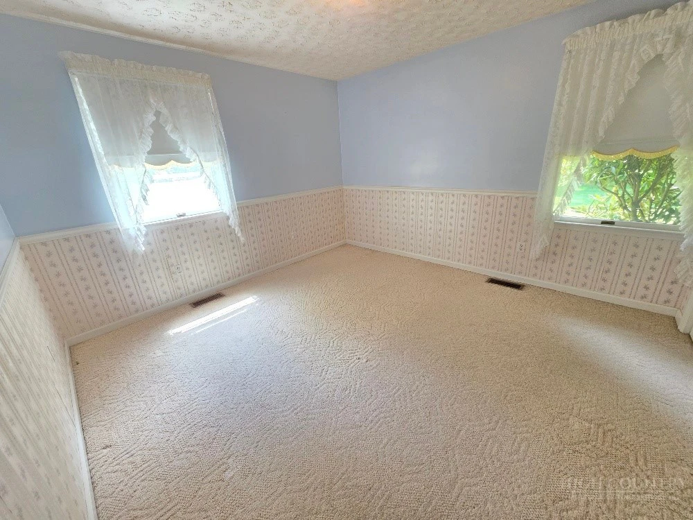 Image number 11 for the current listing