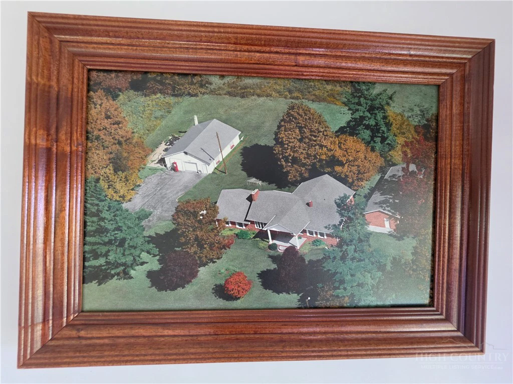 Image number 25 for the current listing