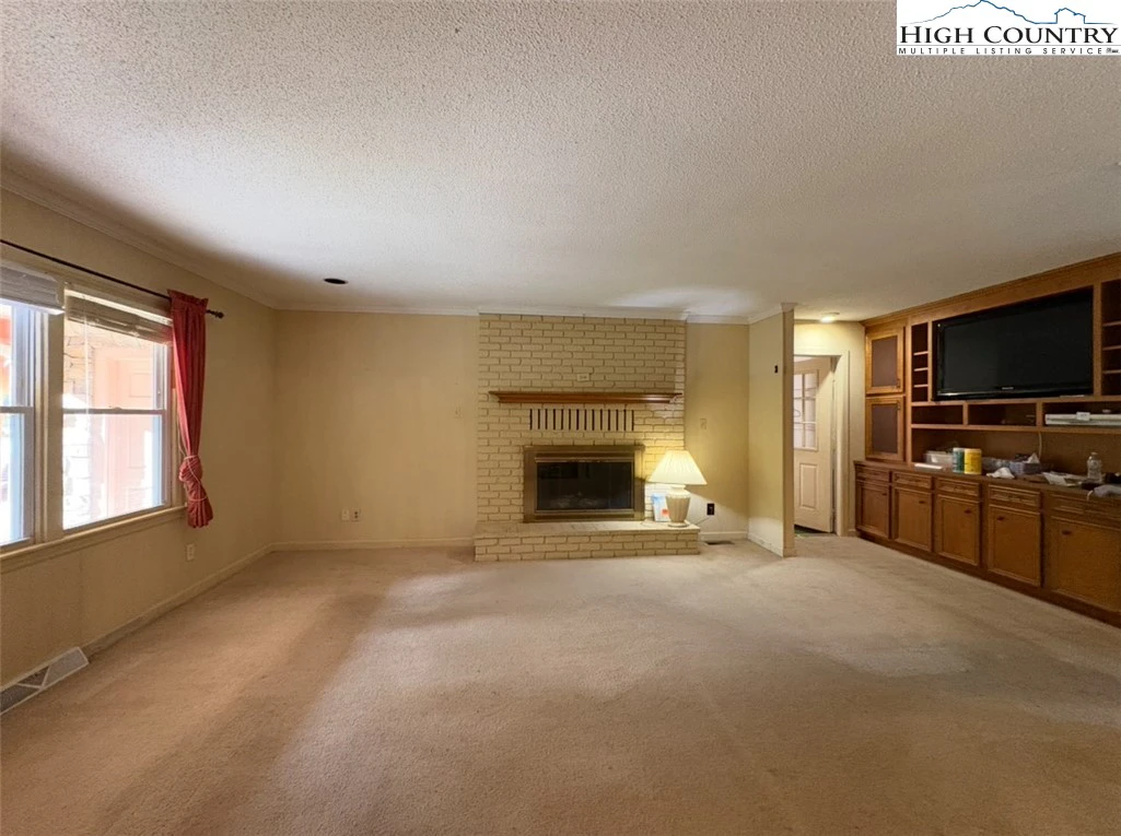 Image number 8 for the current listing
