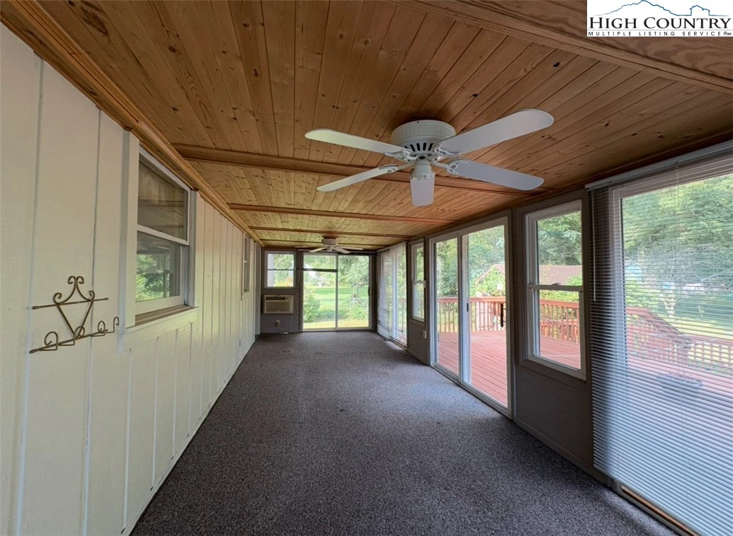 Image number 16 for the current listing