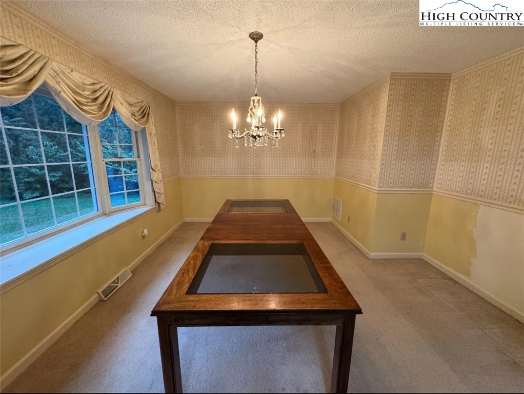 Image number 13 for the current listing