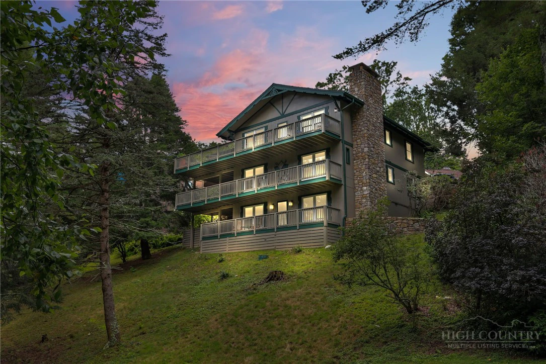 Image number 2 for the current listing