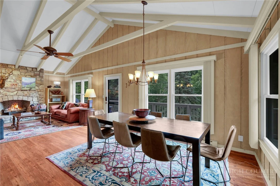 Image number 3 for the current listing