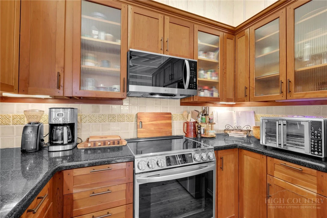 Image number 7 for the current listing