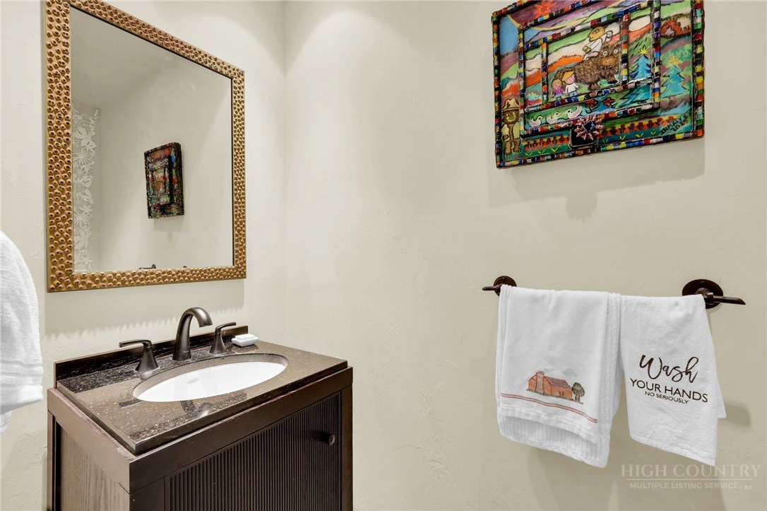 Image number 14 for the current listing