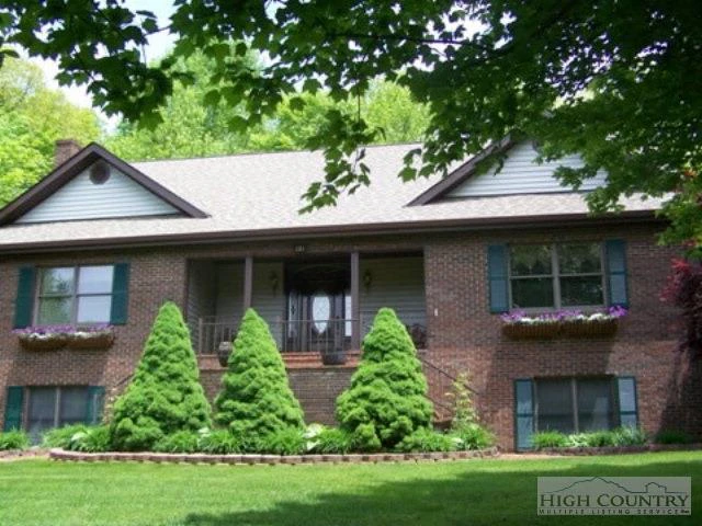 Image number 1 for the current listing