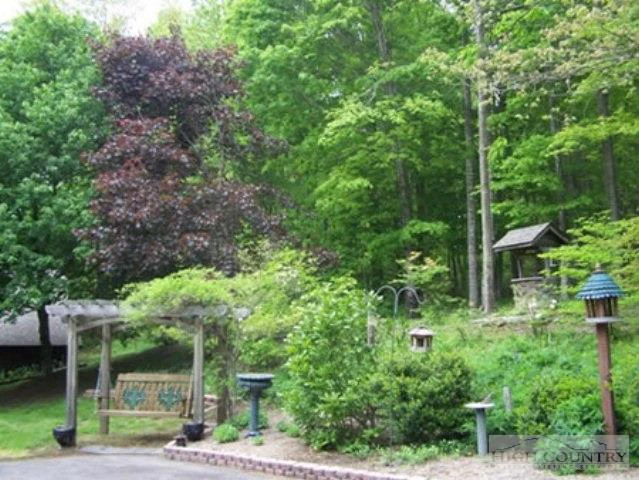 Image number 2 for the current listing