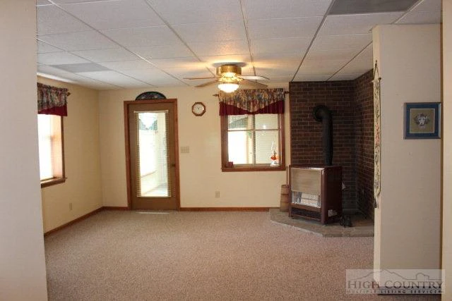 Image number 14 for the current listing
