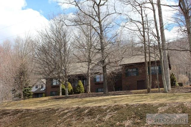 Image number 9 for the current listing