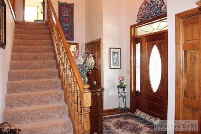 Image number 5 for the current listing