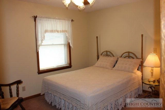 Image number 18 for the current listing