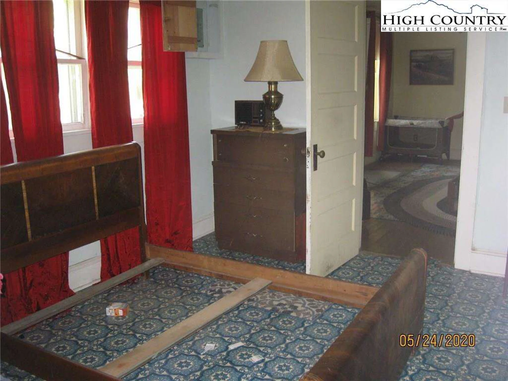 Image number 14 for the current listing